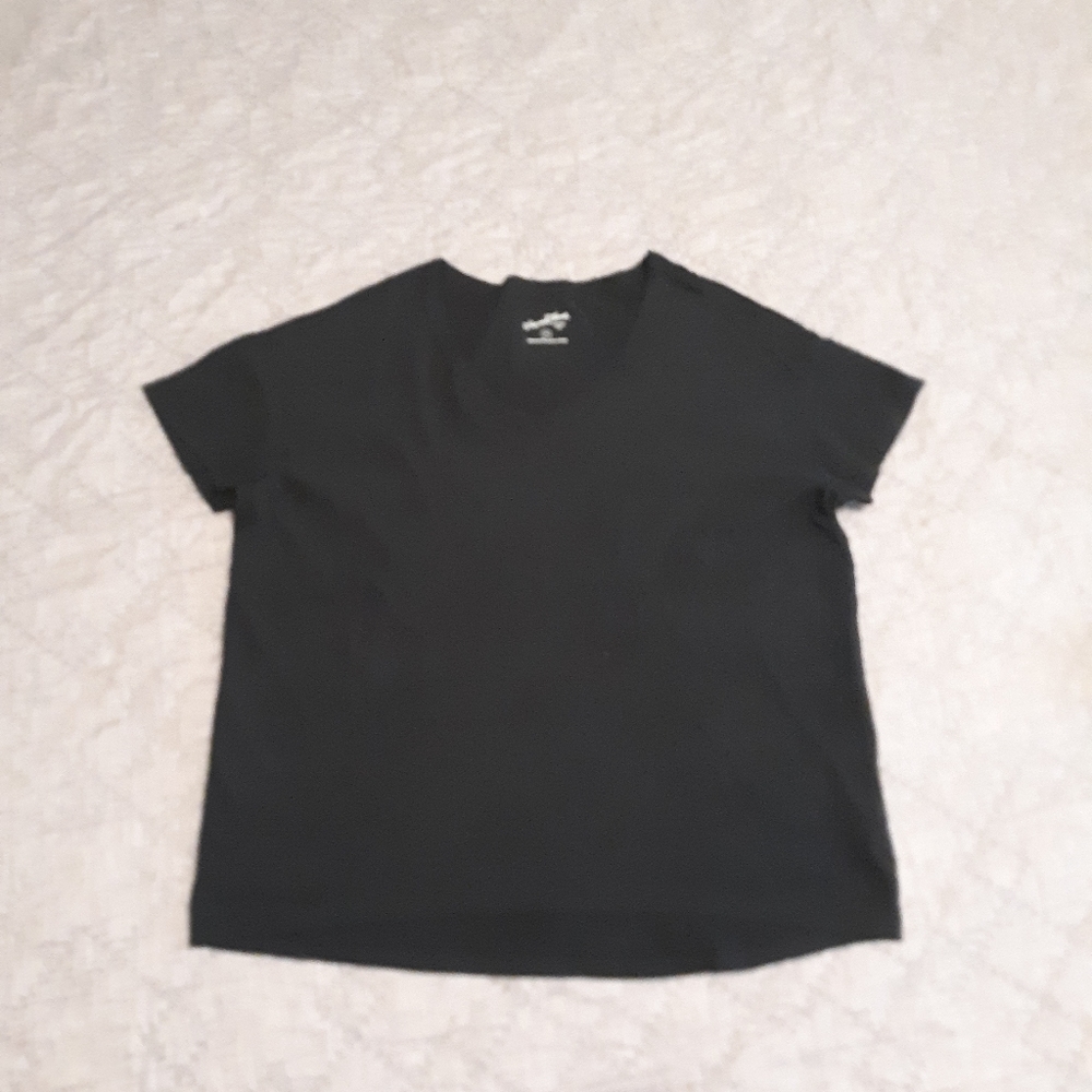 NWOT Universal Thread Tee Black V-neck